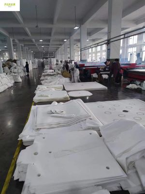 کیسه فیلتر پلی پروپیلن برای جمع آوری گرد و غبار غیر بافته صنعتی 450GSM